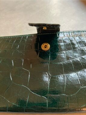 Vintage dark Green Croc Leather Wallet - Snap Closure